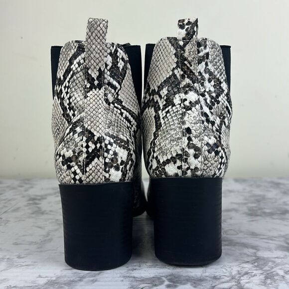 JustFab Abby Black White Bone Snakeskjn Pointed Toe Wedge Heel Pull On Bootie - Picture 5 of 13